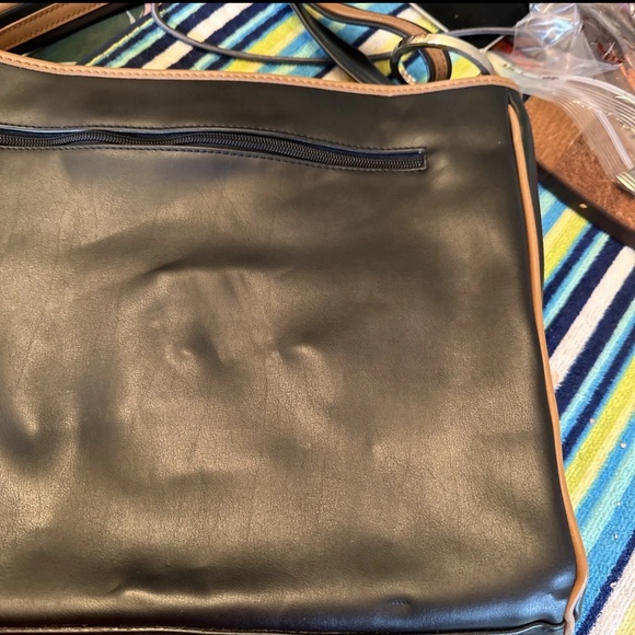 Tod’s Tote - Picture 4 of 12